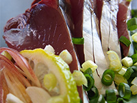 カツオの銀皮付きお造り