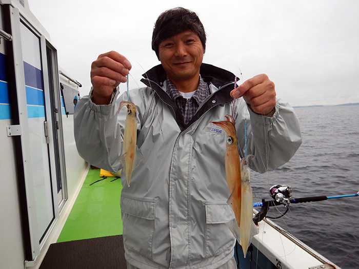 【11月15日】茅ヶ崎沖のヤリイカ乗り乗り。ハモノでは大ダイやワラサ5尾も！『ライトアマダイCUP』3尾エントリー！　