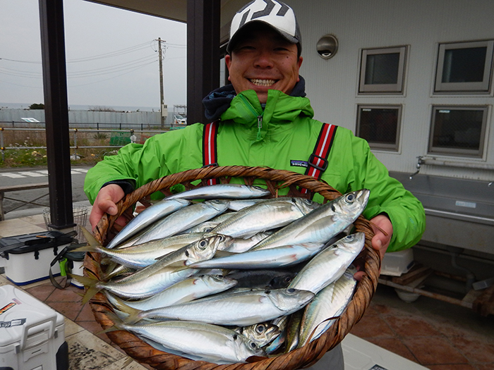 【3月24日】ライトビシアジ、連日大漁、絶好調！　泳がせでは6.3キロのワラサ浮上！