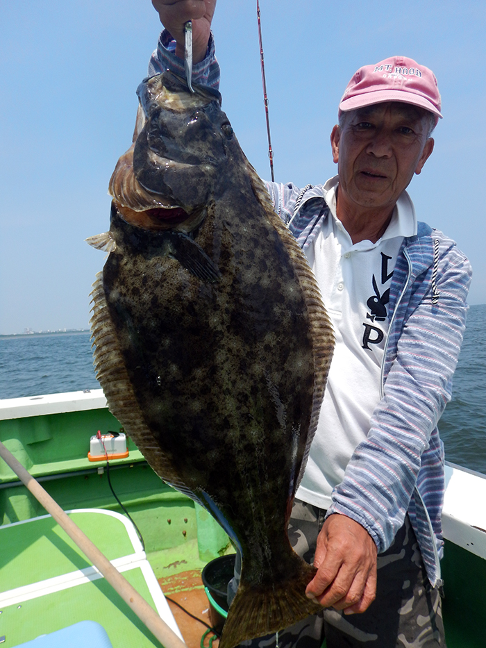 【速報】ライトヒラメ五目船、とうとう4キロオーバーのヒラメ浮上!