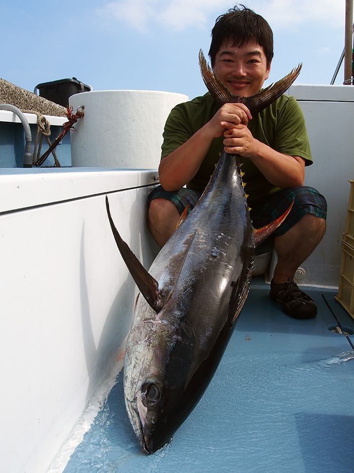 【ライブベイト船】2016年7月24日　シーズン初のキハダ2尾をキャッチ!