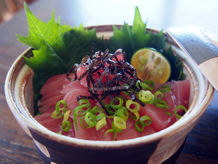 キハダマグロ丼