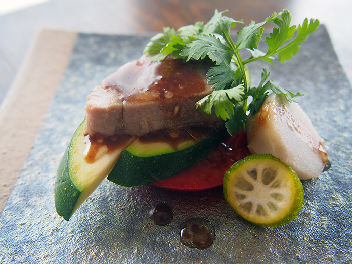 カツオのコンフィ